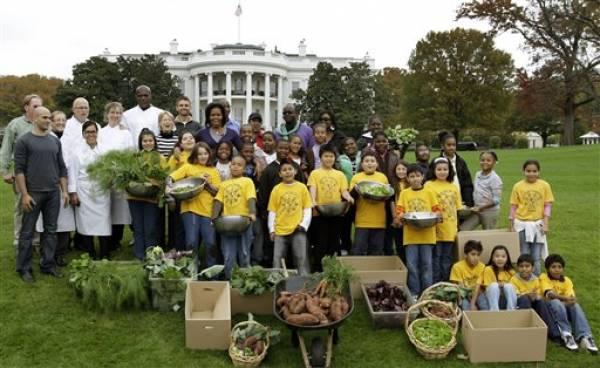  First Lady Brings Native American Kids To Garden